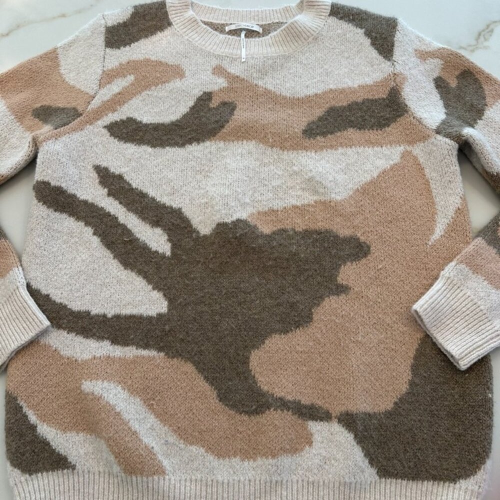 womens camo sweater crewneck size M by Stitchdrop - Picture 5 of 9